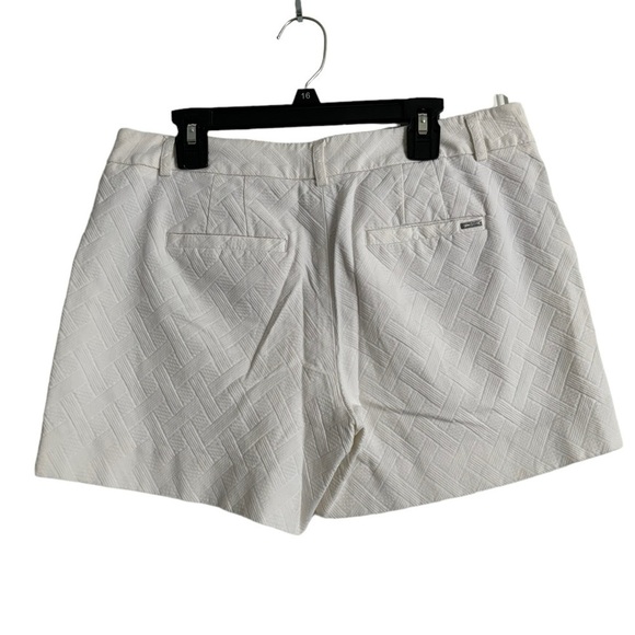 White House Black Market White Textured Short Chino Shorts Mid Rise Size 4 - Picture 2 of 7